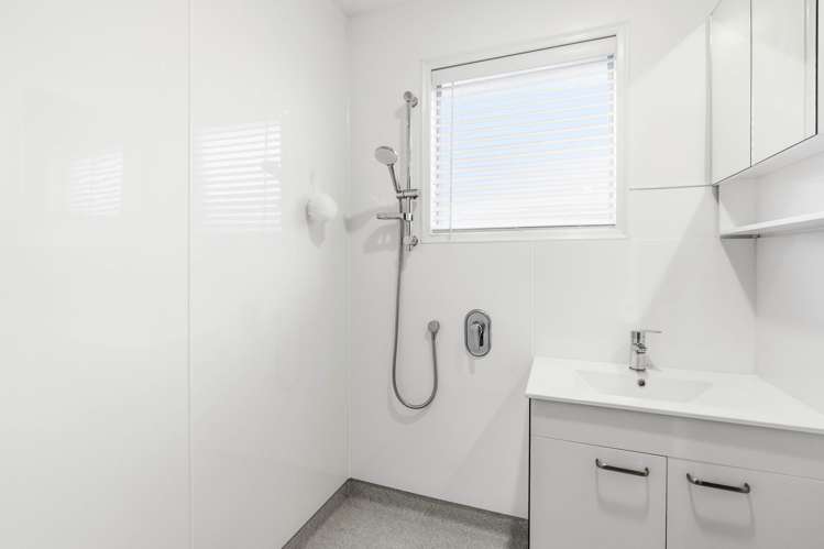 2/2 Lomax Place Islington_11