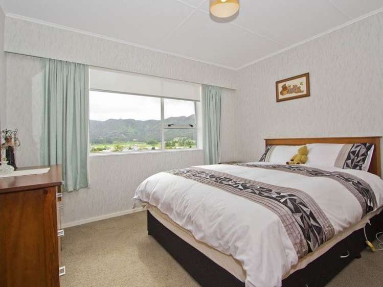 14 Naseby Grove Wainuiomata_18