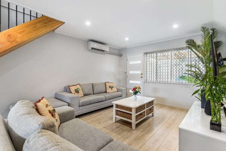 8/6 Patterson Street_3