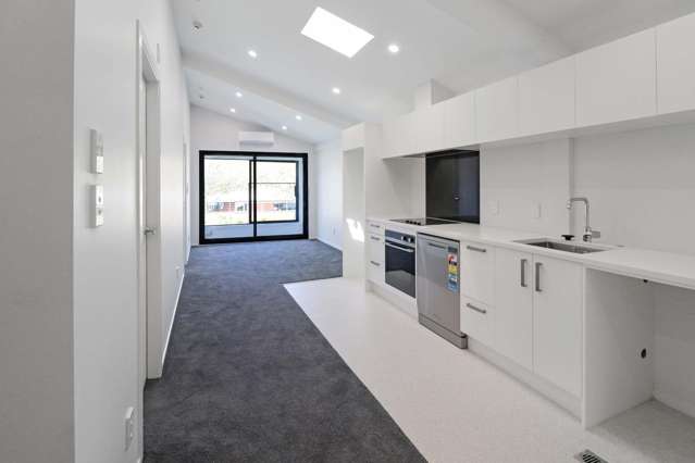 QUEEN STREET WAINUIOMATA APARTMENT FOR $540 per week.