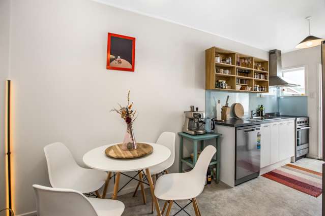 2/95A Freyberg Street Lyall Bay_4