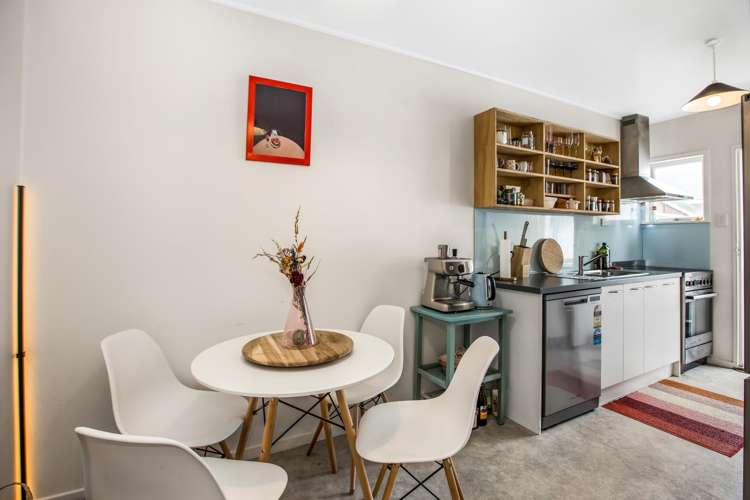 2/95A Freyberg Street Lyall Bay_4