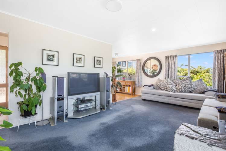 7 John Witton Drive Crofton Downs_7