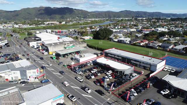 Four units easily converted into one tenancy