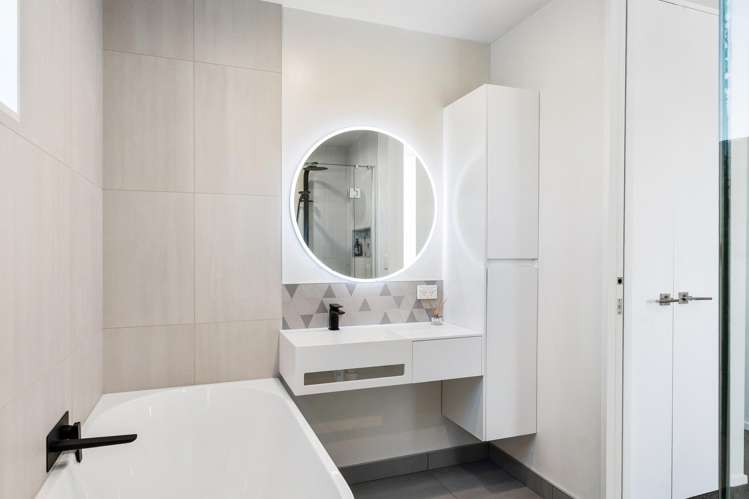 8/46 Andover Street Merivale_18