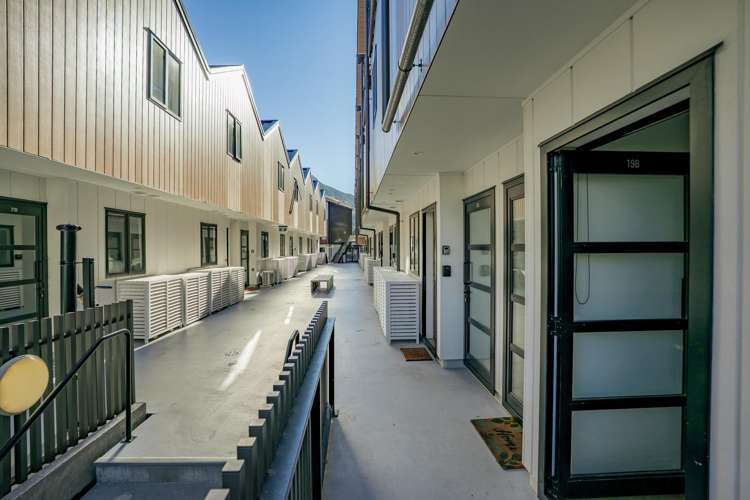 18B & 19B/135 Hallenstein Street Queenstown_15
