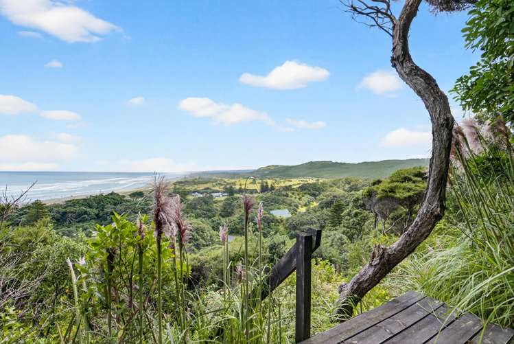 10 Waitea Road Muriwai Beach_20