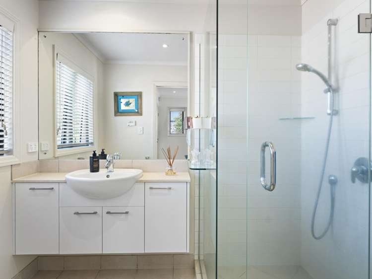 25 Bridgefield Crescent Flat Bush_18