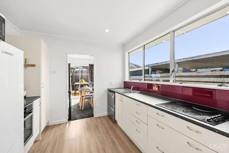 28 Omaha Grove Totara Park_5