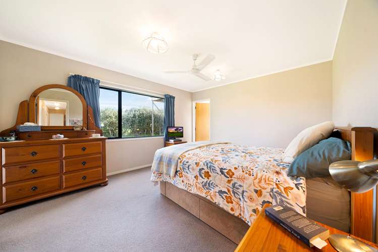 182 Boord Crescent Kumeu_9