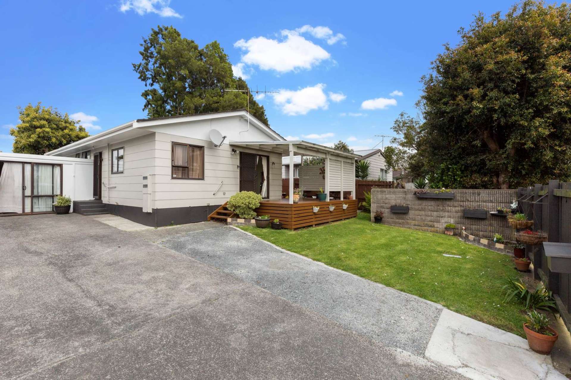 2/2 Burundi Avenue Clendon Park_0