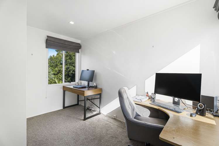 2/1 Valley Road Northcote_8