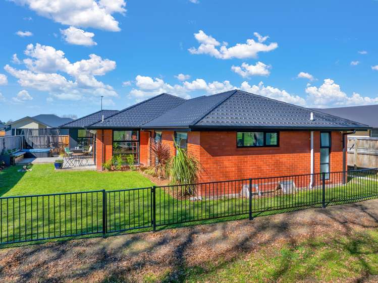 63 Quinn Crescent Woodend_1