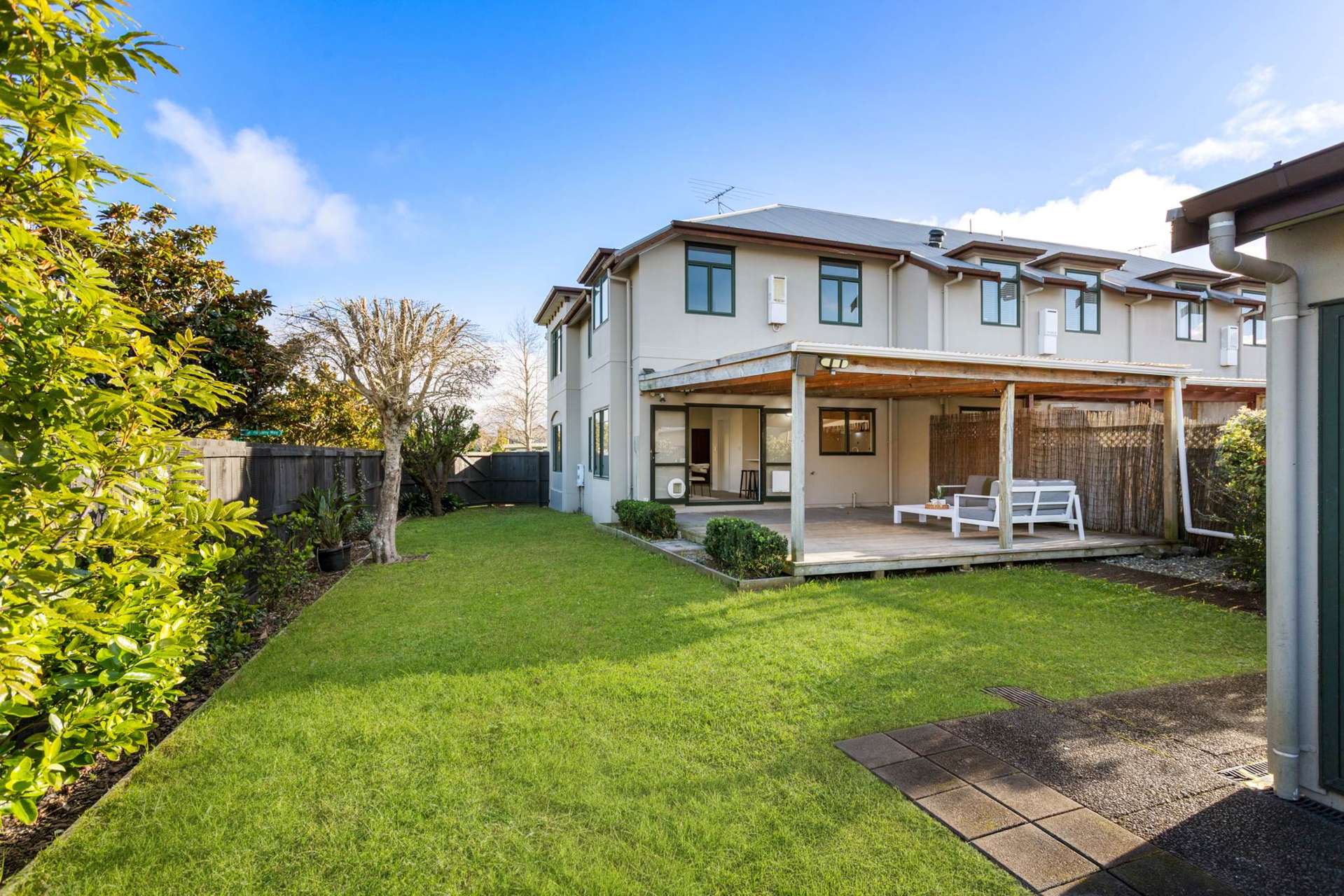 4/8 Tuscany Way Te Atatu Peninsula_0