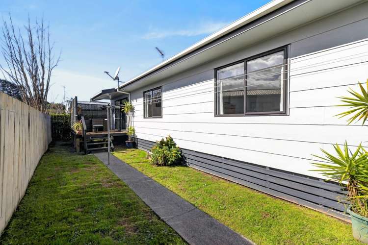 8A Solomon Street Brookfield_13