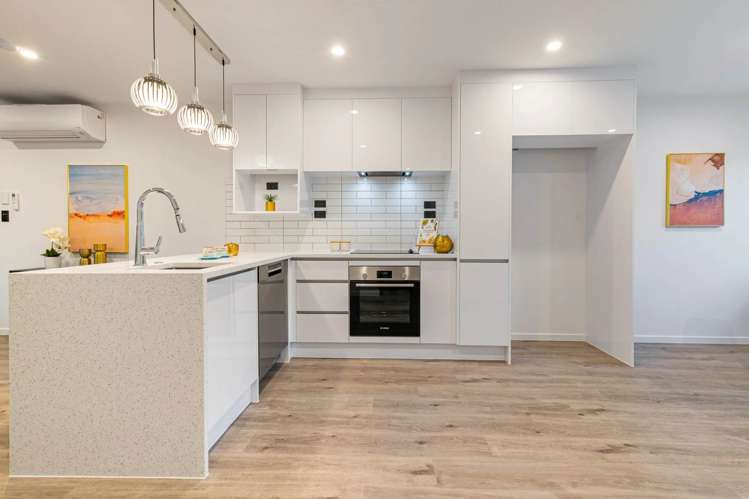 4/12 William Street Mangere East_2