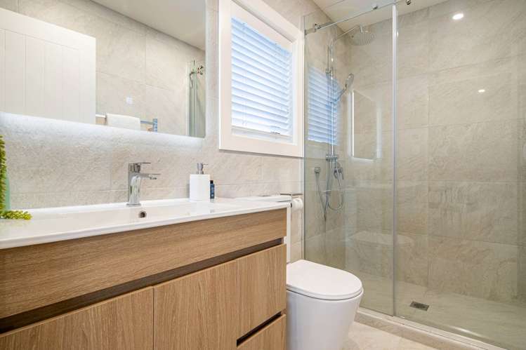 33 & 33B Ballymore Drive Pinehill_14