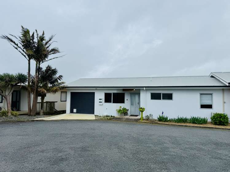 25e Violet Street Raglan_30