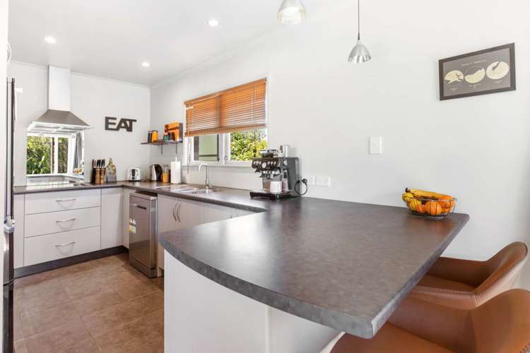 22 Kenrick Road Pukehangi_9