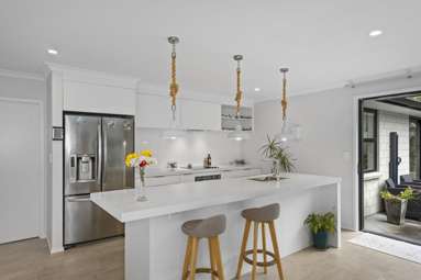 11 Lakeside Terrace_2
