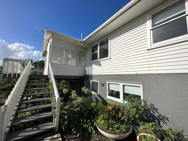 Bring your pets - Hillcrest - Four bedroom wit...