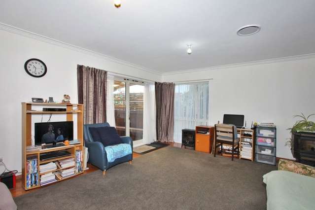 29 Frensham Crescent Woolston_3