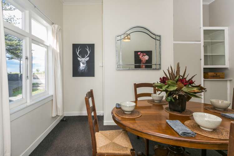 629 Marine Parade Napier South_8