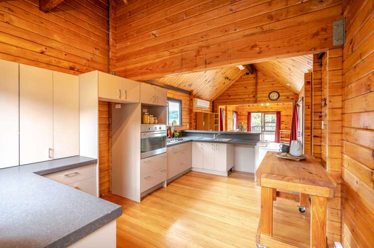 13 Selwyn Avenue Akaroa_4