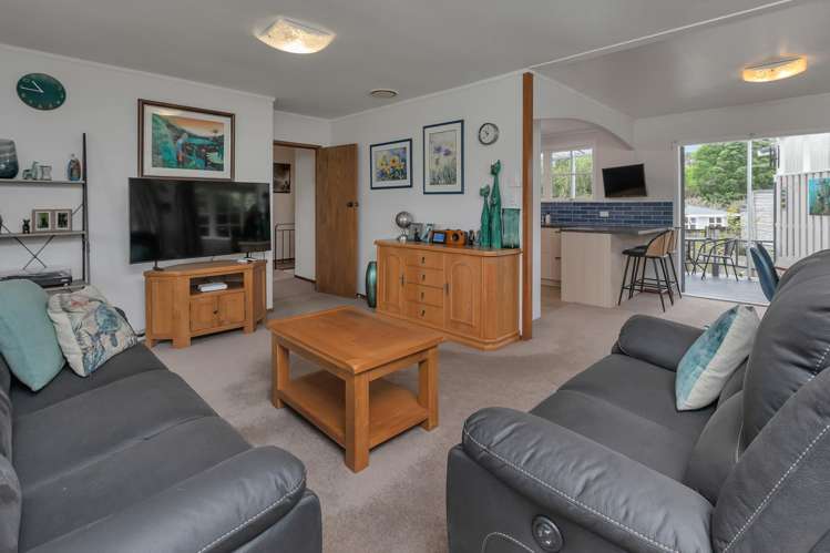 31 Clotworthy Crescent Onerahi_8