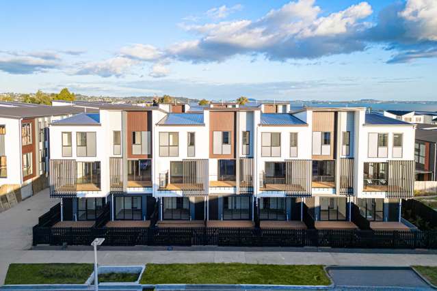 Freehold! Brand New! Modern Coastal Living!