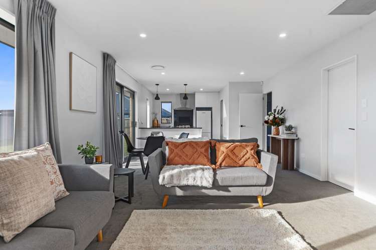 27 Lunn Crescent_2