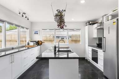 27 Stevenson Road_3