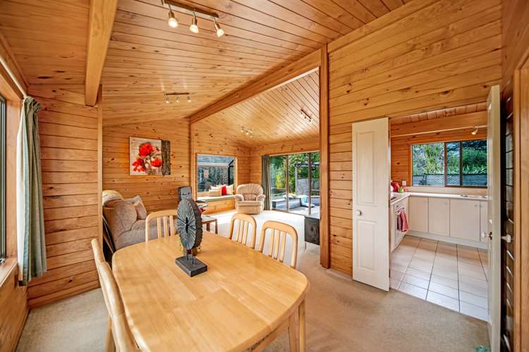 2/47 Headcorn Place Botany Downs_5