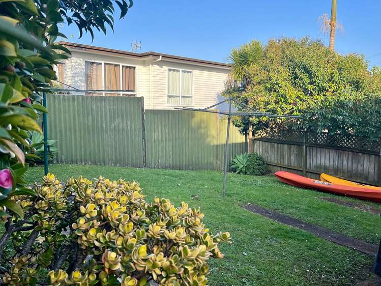 2/2 Olsen Avenue Hillsborough_23