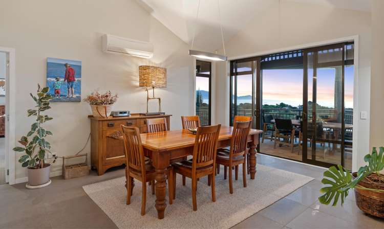 8 Beachview Grove Peka Peka_15