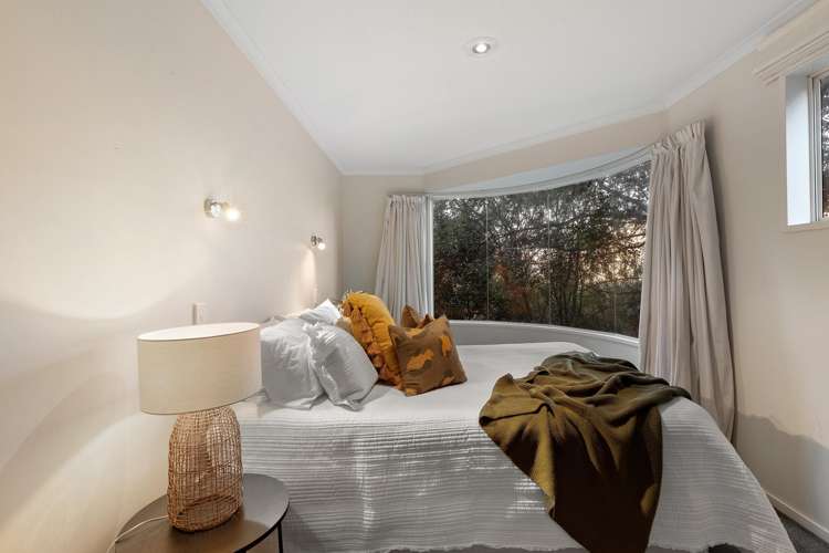 19b Wynyard Crescent Fernhill/Sunshine Bay_15