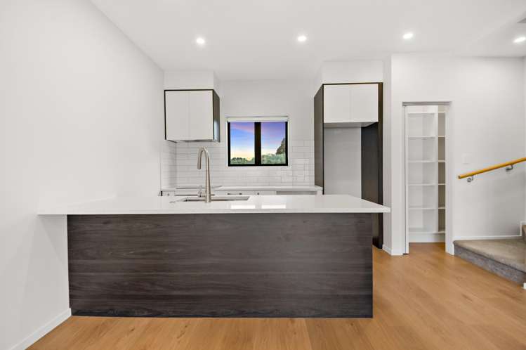 6/21 Erima Avenue Point England_4