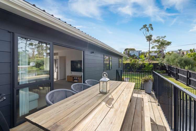 85b Rosario Crescent Red Beach_17