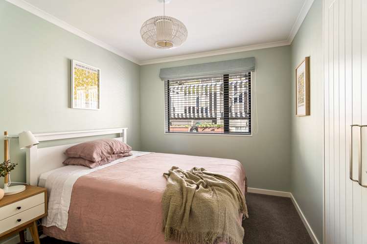 65 Washbourn Drive Richmond_11