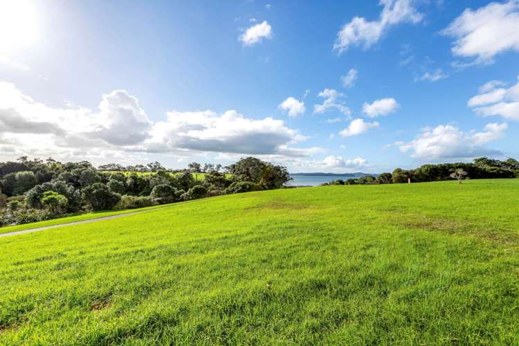 29 Defender Crescent Beachlands_28