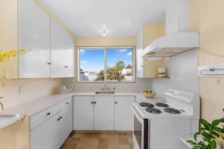 1/136 Wainoni Road Avondale_11