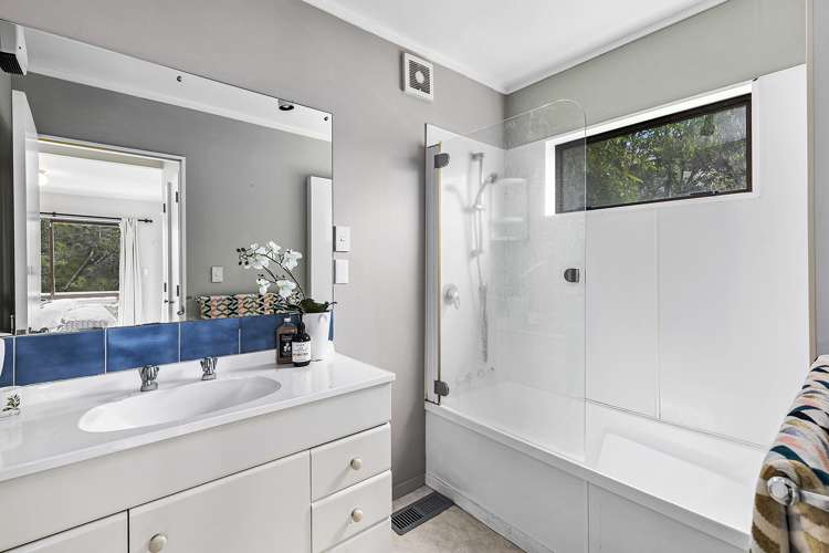 7 Cobar Close Maupuia_11