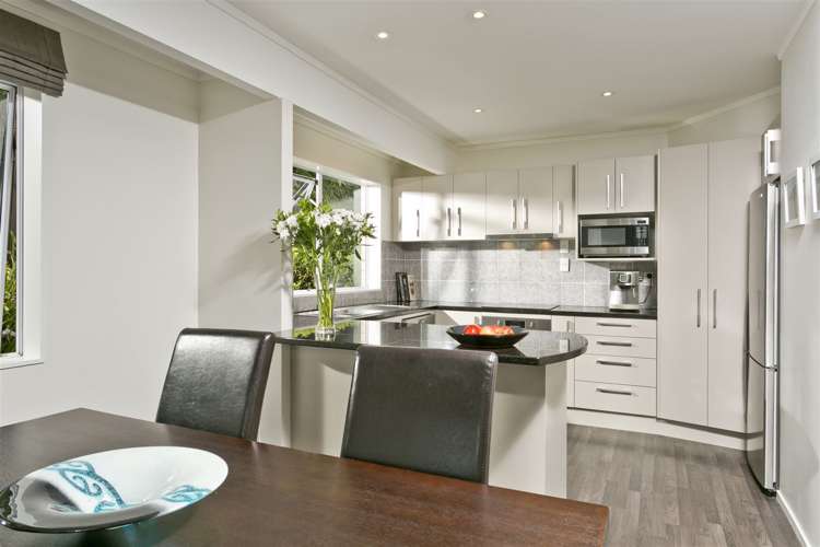 2/33 Harley Road Takapuna_5