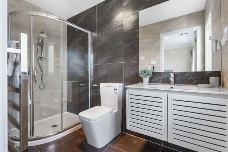 97 Medallion Drive Oteha_13