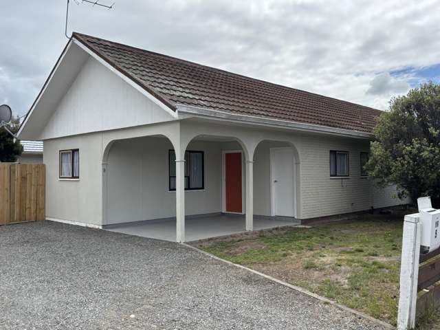 Two bedroom close to town