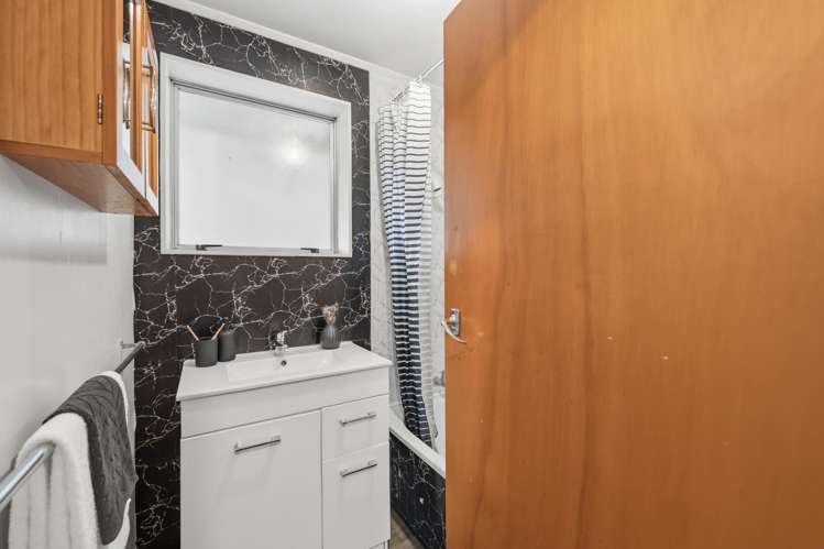 32 Ottrey Street Clifton_19