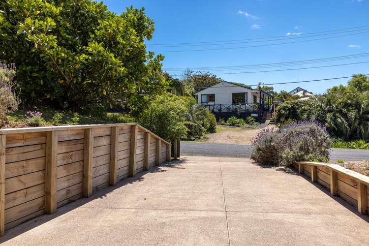 33 Tahatai Road Oneroa_17