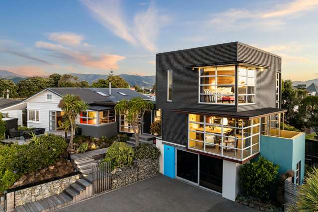 ICONIC BEACH HOUSE - COMMERCIALLY ZONED