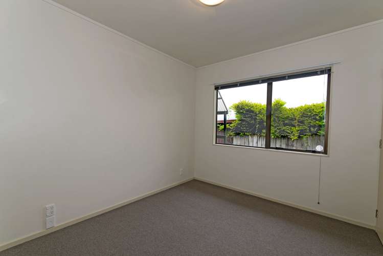 2/36 Takapu Street Henderson_10