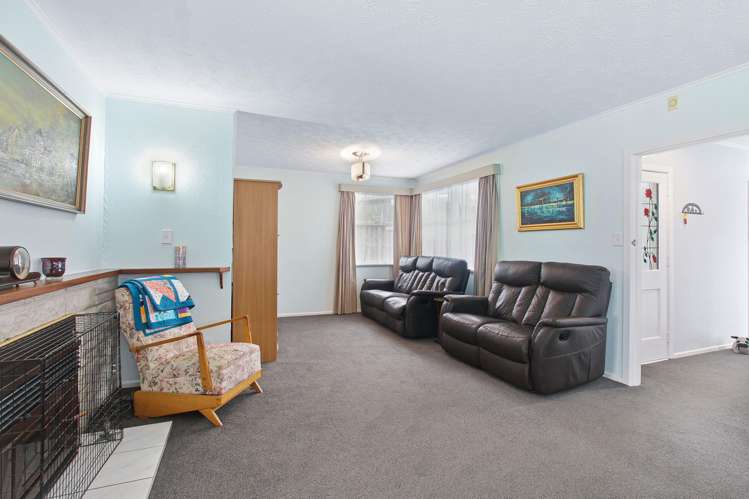 37 Derwent Crescent Titirangi_15